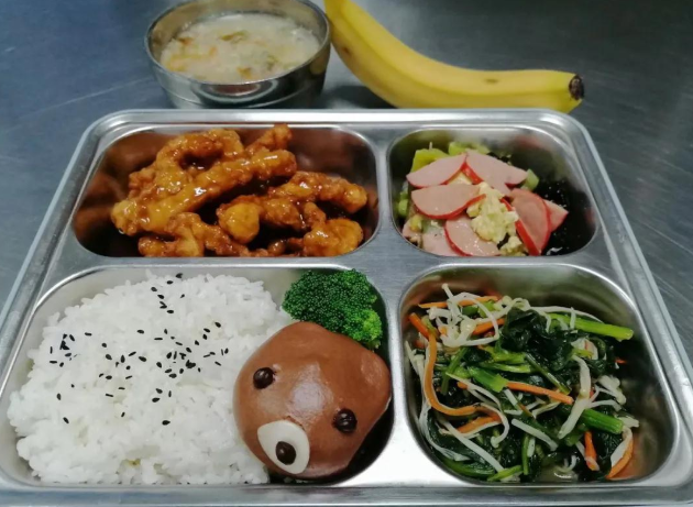济南市历下区学校开展配餐课后延时暖心服务